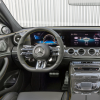 崭新的MercedesAMGE63S轿车获得了增加了舒适性